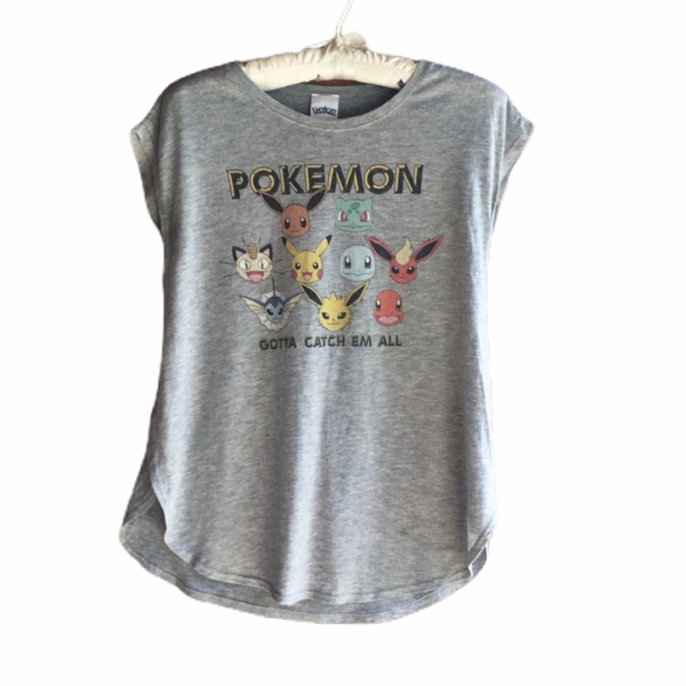 Pokemon “Gotta catch them all” T-shirt-Size M
